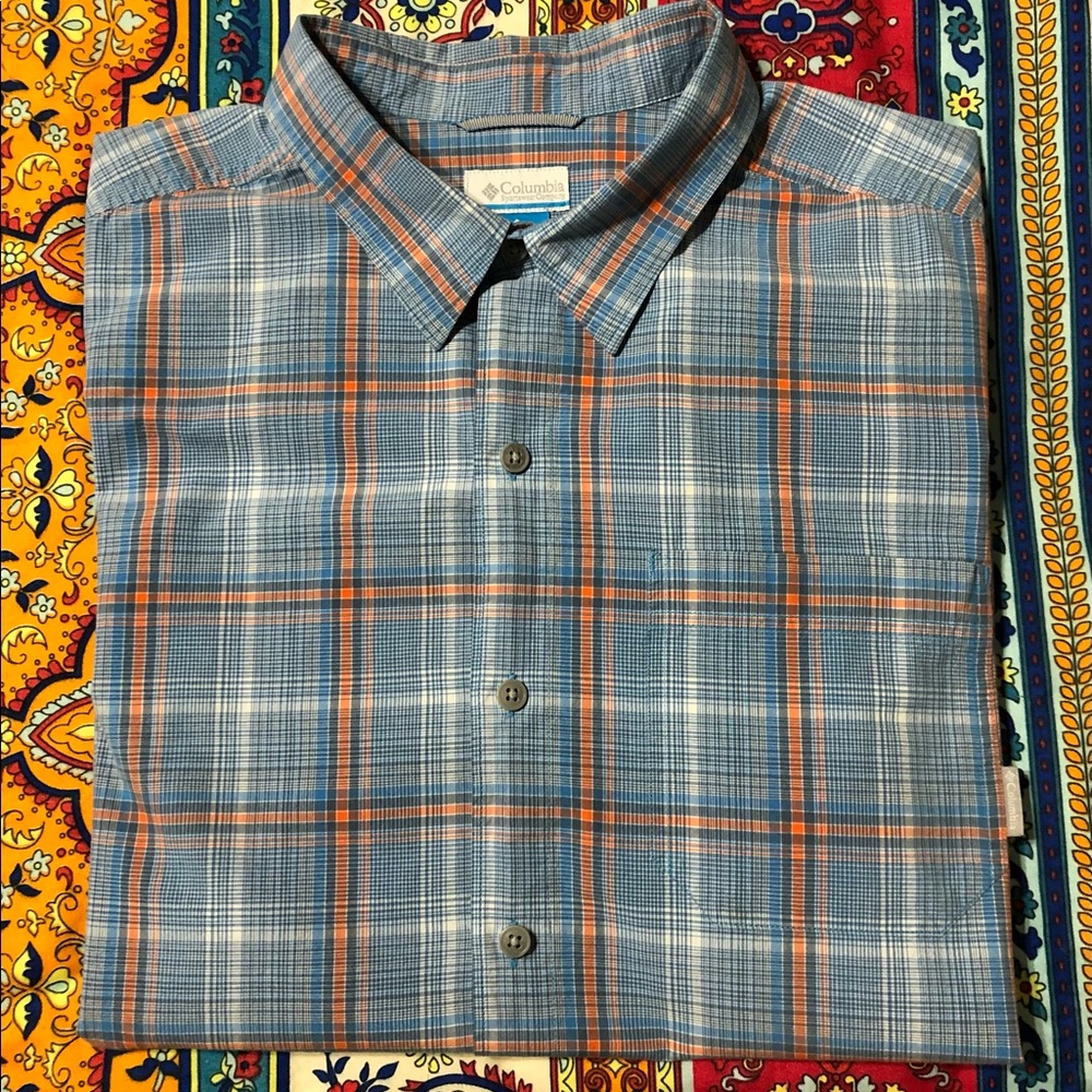COLUMBIA SPORTS S/S SHIRT FOR MEN. COOL COLORS & STYLE.!☆ VERY GOOD CONDITION!!☆
